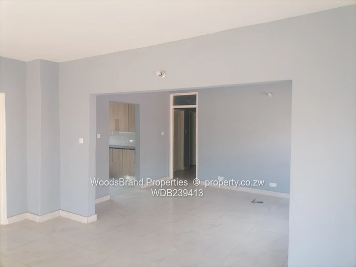 Neat 4 bedroomed house with ensuite, modern fitted kitchen on 300sqm. Ready for title