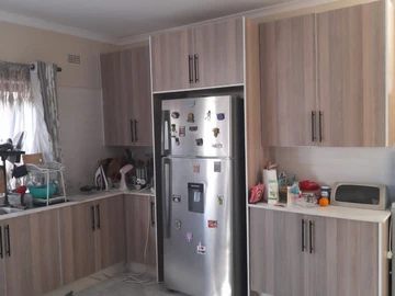 3 Bedroom Flat & Apartment