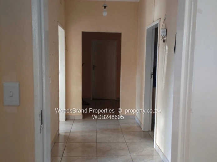 Greendale 4-Bed Home on 4047m² — Mature Garden & Driveway