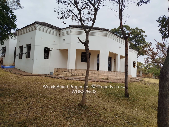 Chishawasha hills 4 bed house to let 